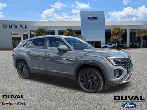 Used 2026 Volkswagen Atlas Cross Sport SE image 1