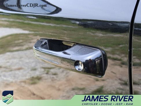 Used 2025 RAM 1500 Big Horn AWD/4WD image 24