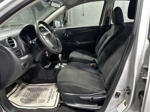 Used 2016 Nissan Versa SV FWD image 10