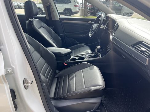 Used 2023 Volkswagen Jetta SE w/ Panoramic Sunroof Package FWD image 27