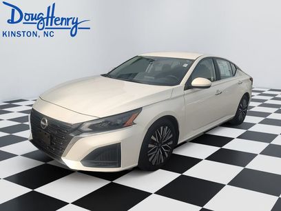 Used 2023 Nissan Altima 2.5 SV