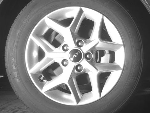 Used 2025 Kia Soul LX w/ LX Technology Package FWD image 18