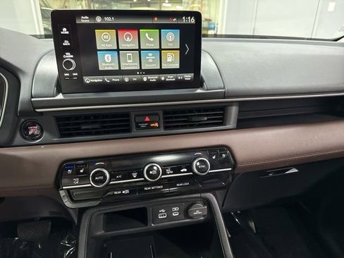 Used 2023 Honda Pilot Elite image 21