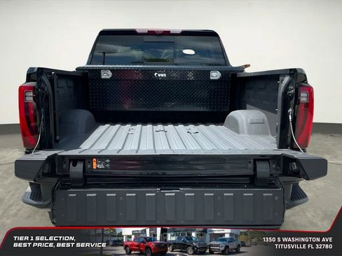 Used 2025 GMC Sierra 3500 Denali w/ Technology Package AWD/4WD image 14