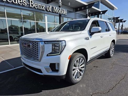 Used 2021 GMC Yukon Denali w/ Denali Ultimate Package image 2