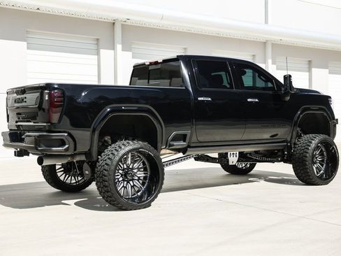 Used 2024 GMC Sierra 3500 Denali Ultimate image 13