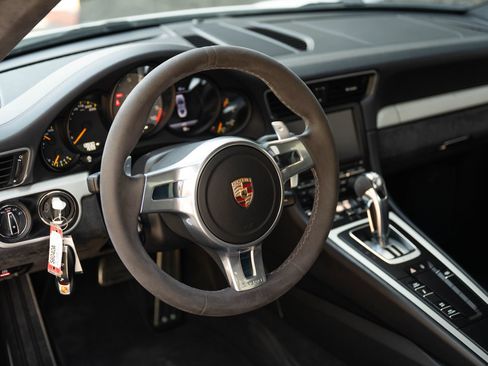 Used 2015 Porsche 911 GT3 RWD image 64