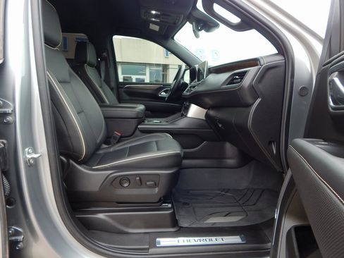 Used 2024 Chevrolet Suburban Premier w/ Max Trailering Package image 17