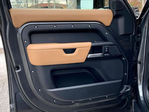 Used 2025 Land Rover Defender 130 V8 image 20