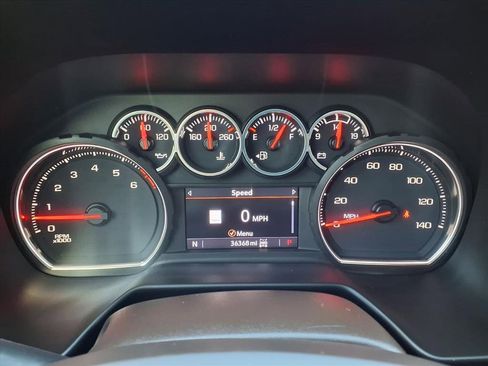 Used 2021 Chevrolet Suburban Z71 w/ Rear Media and Nav Package image 39