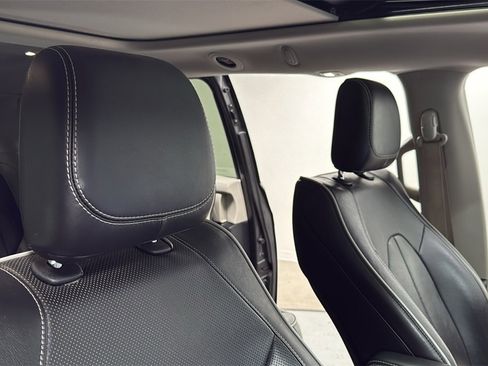 Used 2022 Chrysler Pacifica Limited image 20