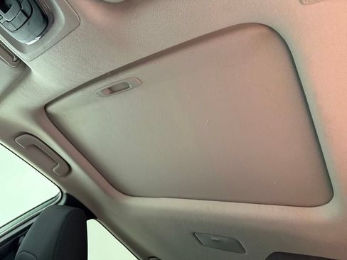 Certified 2022 Toyota Corolla Cross LE w/ Moonroof Package AWD/4WD image 19