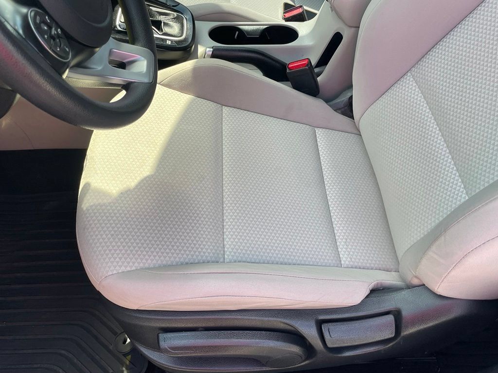 Used 2020 Kia Soul LX FWD image 21