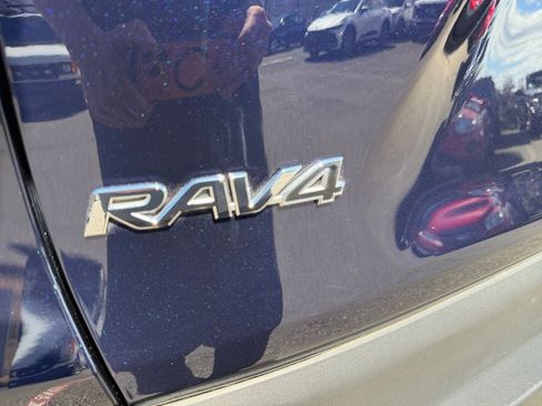 Used 2021 Toyota RAV4 XLE AWD/4WD image 35