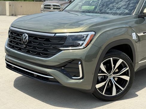 New 2026 Volkswagen Atlas SEL Premium R-Line AWD/4WD image 2