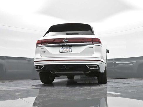 Used 2025 Volkswagen Atlas SEL Premium R-Line image 41