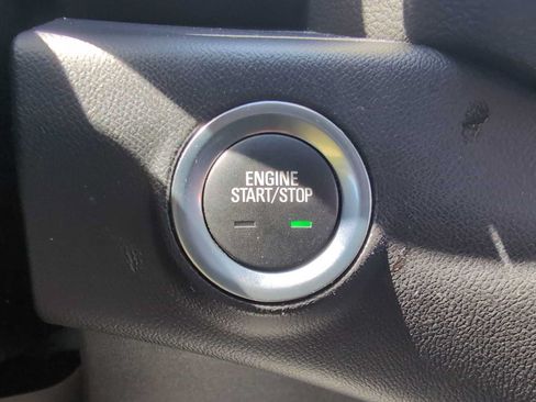 Used 2024 GMC Terrain SLE w/ Driver Convenience Package FWD image 19