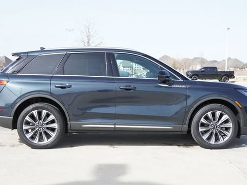 Used 2020 Lincoln Corsair Reserve w/ Equipment Group 201A image 10