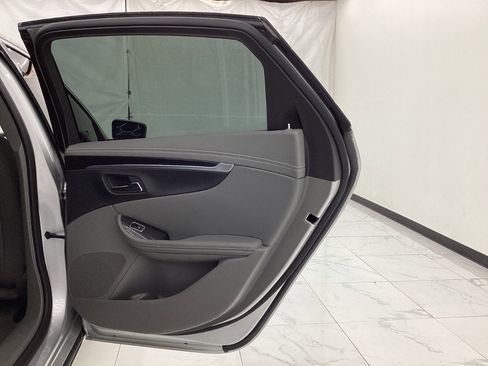 Used 2018 Chevrolet Impala LT w/ LT Convenience Package FWD image 25