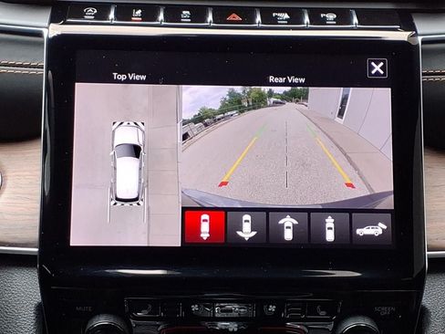 Used 2022 Jeep Grand Cherokee Summit AWD/4WD image 16