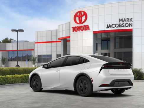 New 2027 Toyota Prius LE FWD image 6