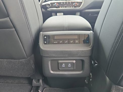 New 2026 Nissan Pathfinder SL FWD image 26