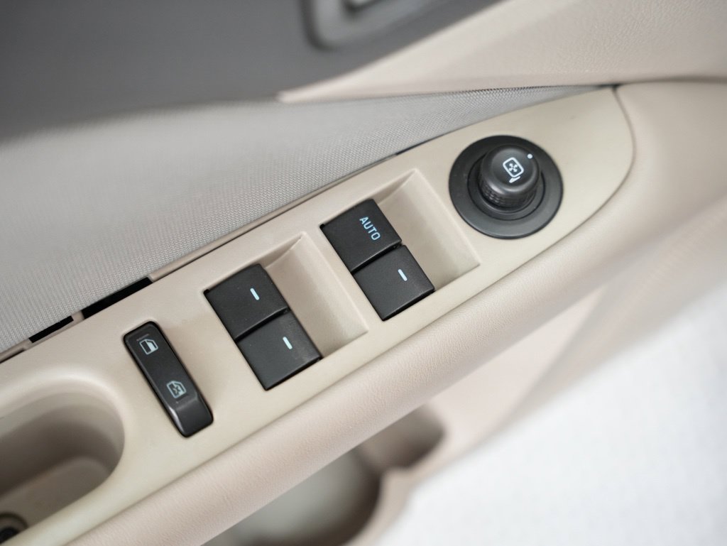Used 2012 Ford Fusion S FWD image 37