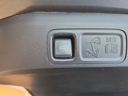 Used 2019 Ford Expedition XLT w/ Equipment Group 202A RWD image 43