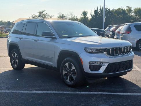 Used 2024 Jeep Grand Cherokee Limited 4xe AWD/4WD image 3
