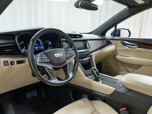 Used 2019 Cadillac XT5 Premium Luxury image 12