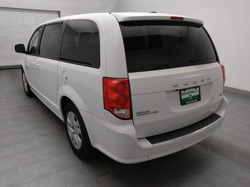 Used 2018 Dodge Grand Caravan SE w/ UConnect Hands-Free Group image 5