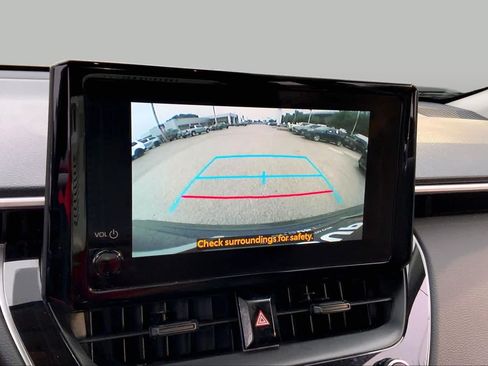 Used 2024 Toyota Corolla Cross LE w/ Moonroof Package FWD image 27