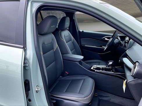 New 2026 Chevrolet Trax ACTIV w/ Driver Confidence Package FWD image 12