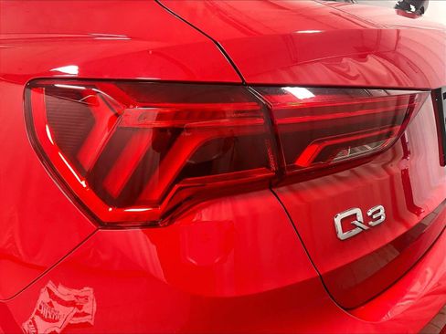 Used 2025 Audi Q3 2.0T Premium image 35