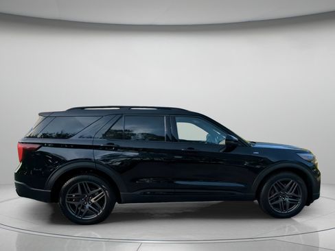 New 2026 Ford Explorer ST-Line w/ ST-Line Street Pack RWD image 35