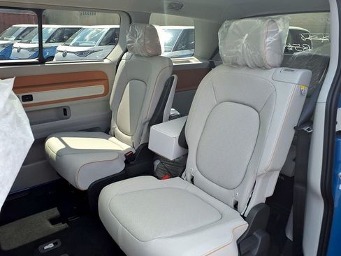 New 2025 Volkswagen ID. Buzz 1st Edition AWD/4WD image 10