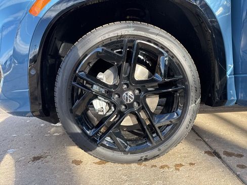 New 2026 Volkswagen Tiguan SE R-Line image 27