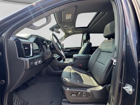 Used 2025 GMC Sierra 1500 Denali w/ Technology Package AWD/4WD image 19