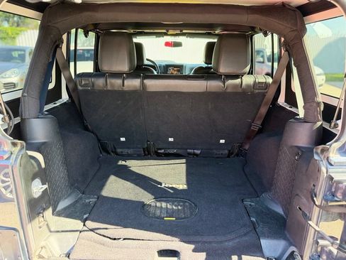 Used 2017 Jeep Wrangler Unlimited Sahara AWD/4WD image 26