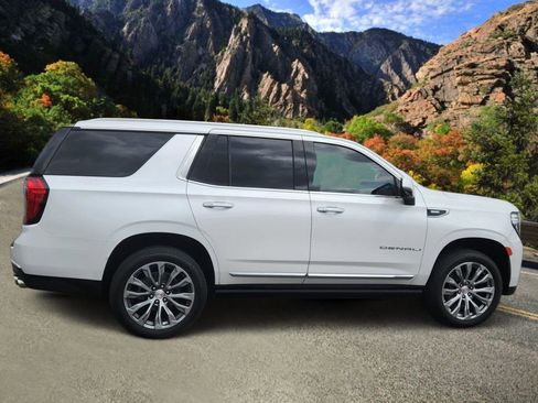 Used 2021 GMC Yukon Denali w/ Denali Premium Package AWD/4WD image 2