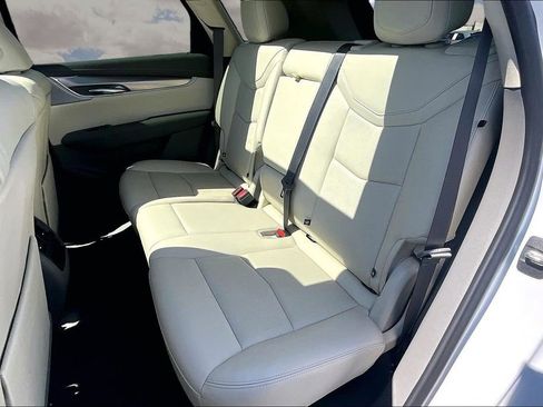 Certified 2024 Cadillac XT5 Premium Luxury w/ LPO, Floor Liner Package image 19