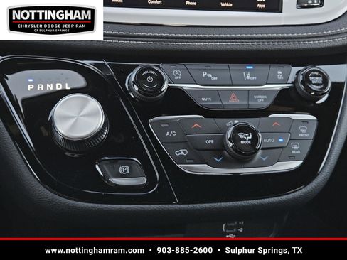 New 2026 Chrysler Pacifica Select image 11