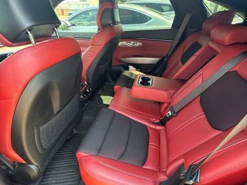 Used 2023 Genesis GV70 2.5T w/ Sport Prestige Package AWD/4WD image 3