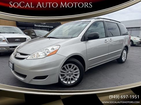 Used 2010 Toyota Sienna LE FWD image 1