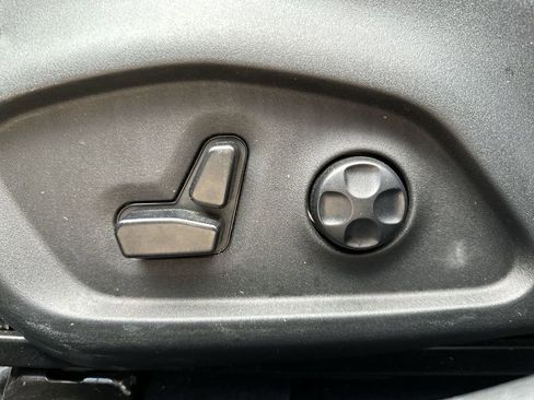 Used 2019 Jeep Compass Latitude w/ Popular Equipment Group image 12