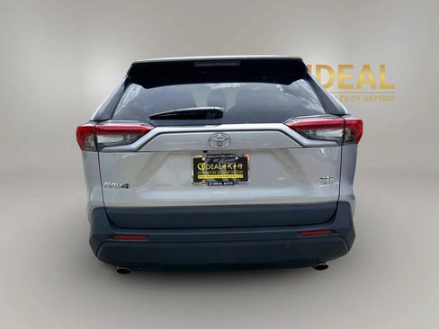 Used 2021 Toyota RAV4 XLE Premium AWD/4WD image 5