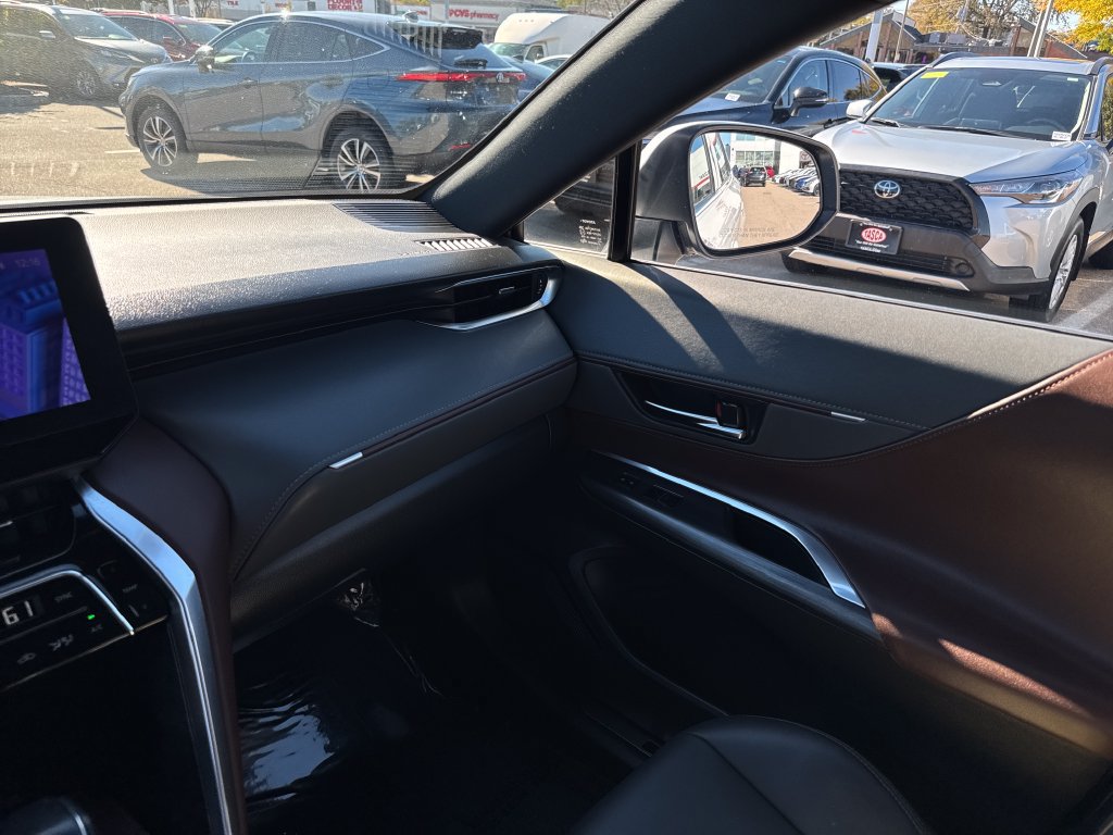 Used 2023 Toyota Venza XLE AWD/4WD image 30