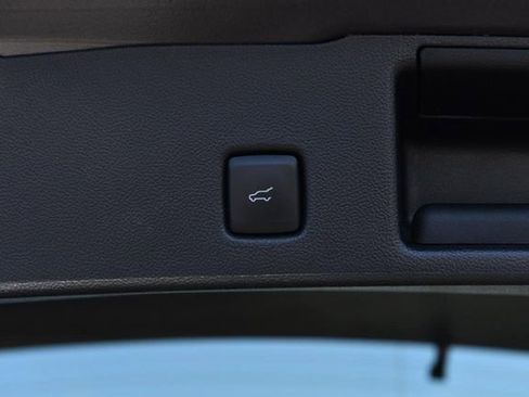 Used 2022 Ford Escape SE w/ SE Sport Appearance Package image 26