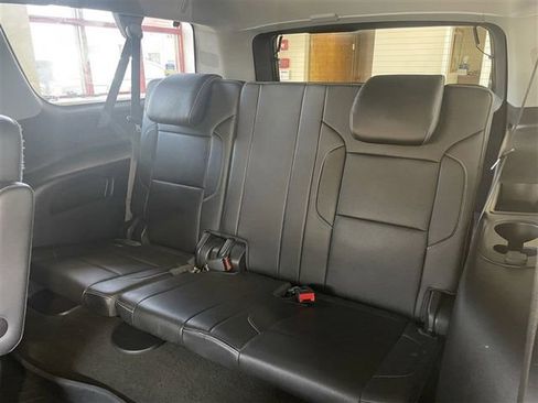 Used 2018 Chevrolet Suburban Premier image 37
