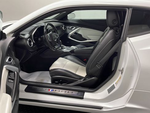 Used 2018 Chevrolet Camaro LT RWD image 2